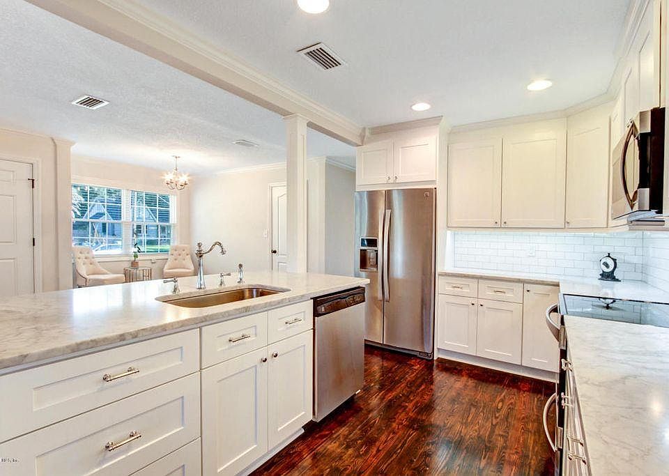 1st image of 4152 Lexington Ave