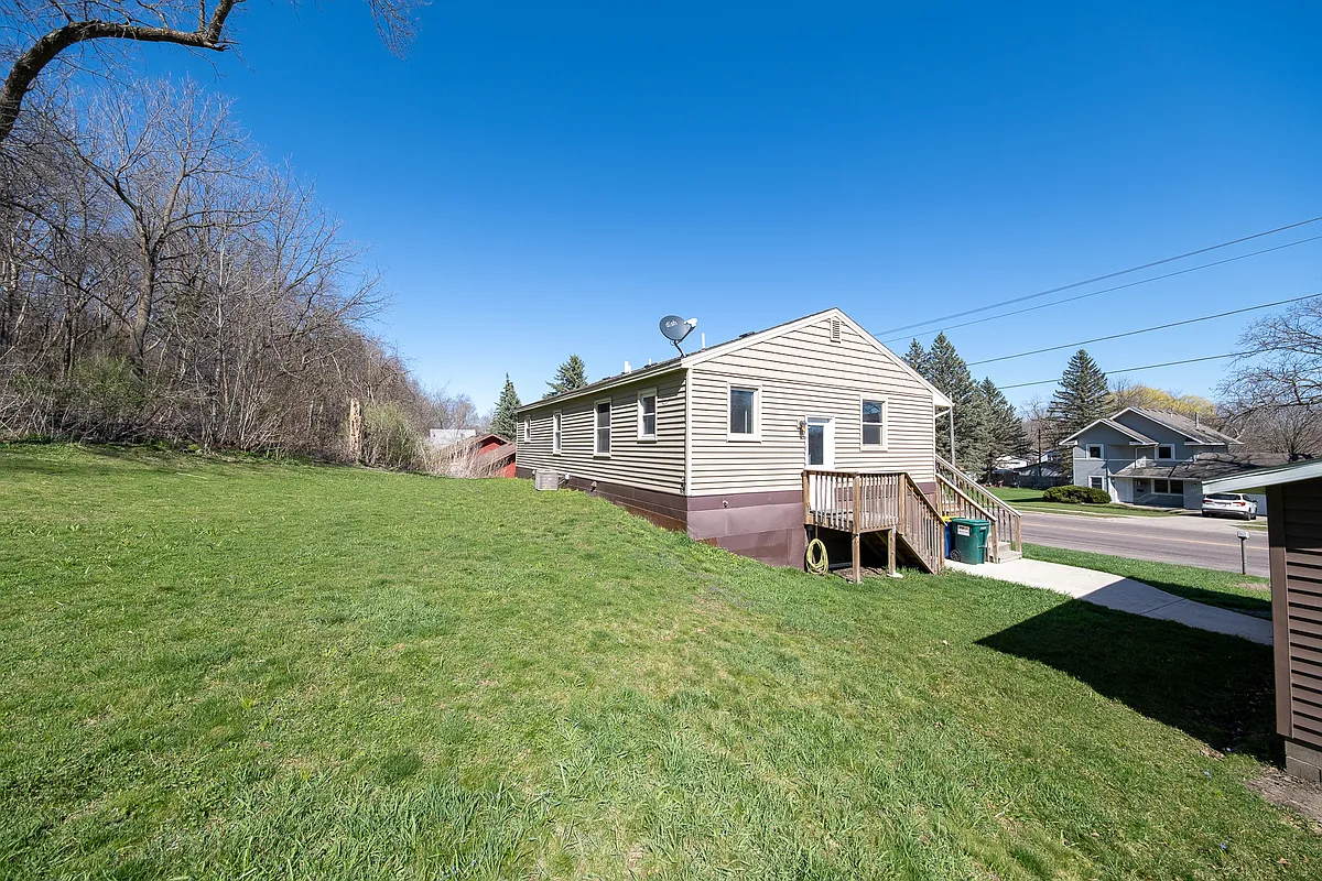 Building Photo - 728 Willow St