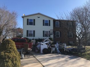 696 Windsor Dr, Westminster, MD 21158