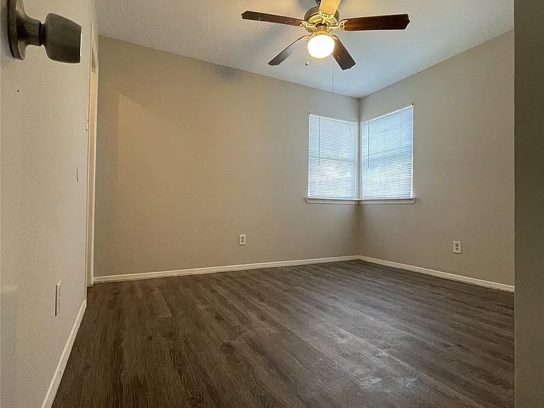 7611 Shaddock Dr — Photo 18
