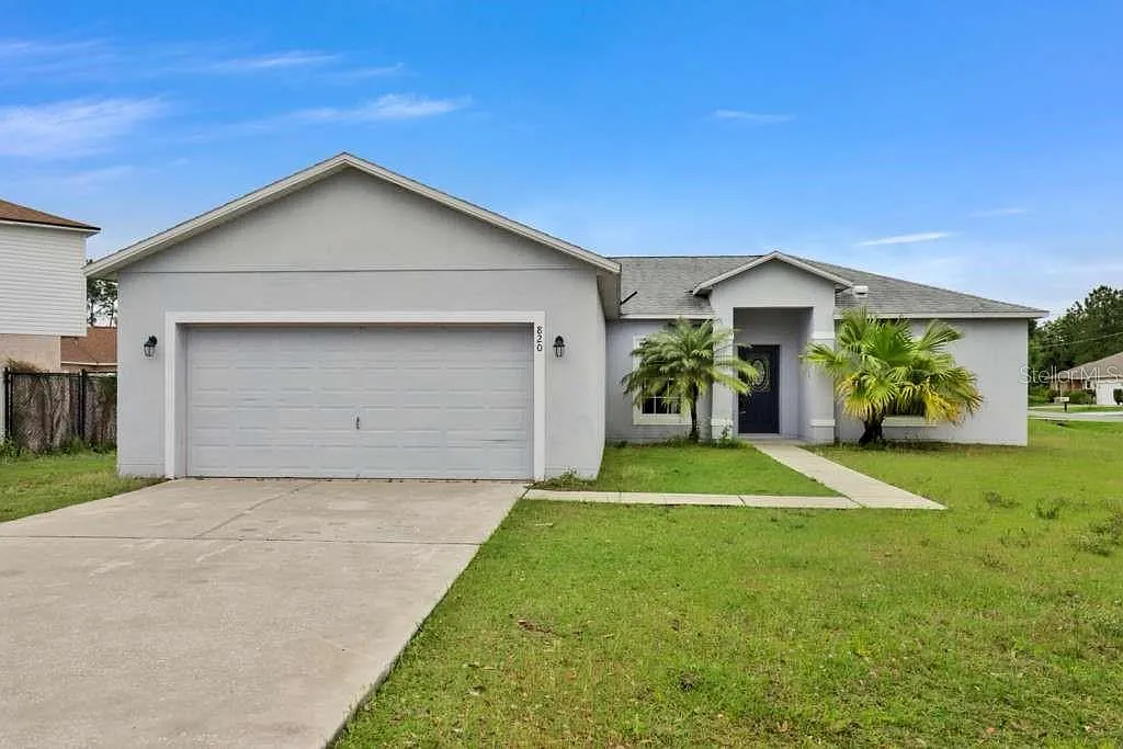 3 bed, 2.0 bath, 1383 sqft, $2,300 — Photo 1