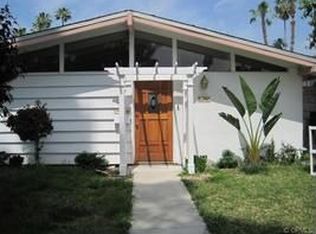 19757 Victory Blvd, Woodland Hills, CA 91367