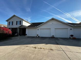 26 Colonial Dr APT 3, Clinton, IL 61727