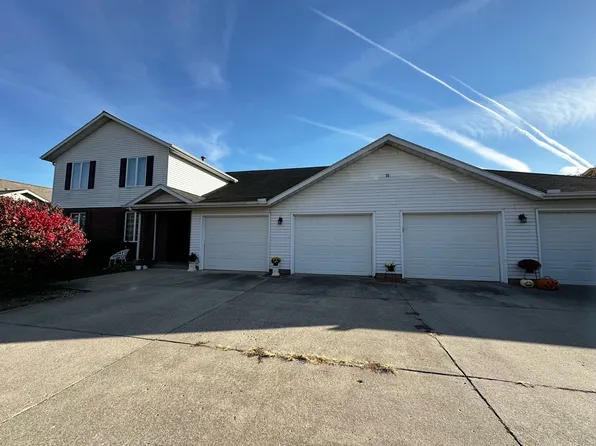 26 Colonial Dr APT 3, Clinton, IL 61727
