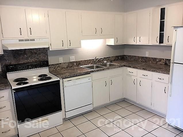 1st image of 4718 Old Lantern Way