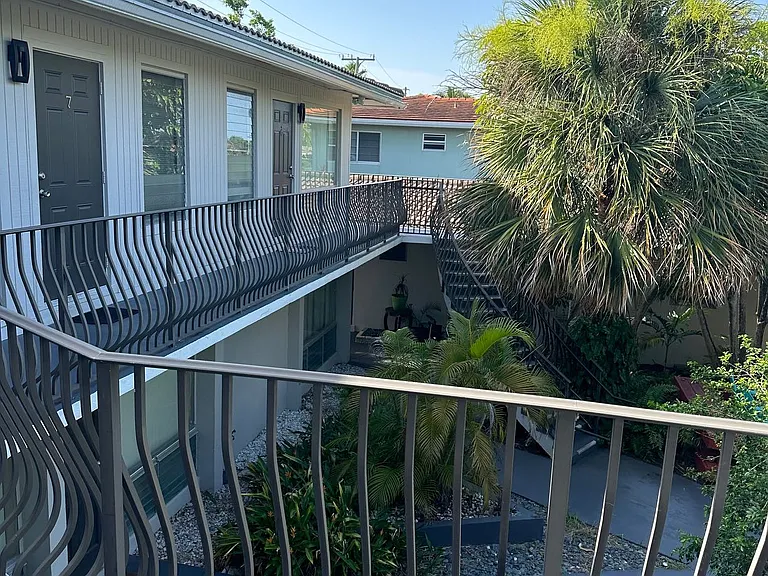 2717 Middle River Dr #9 — Photo 4