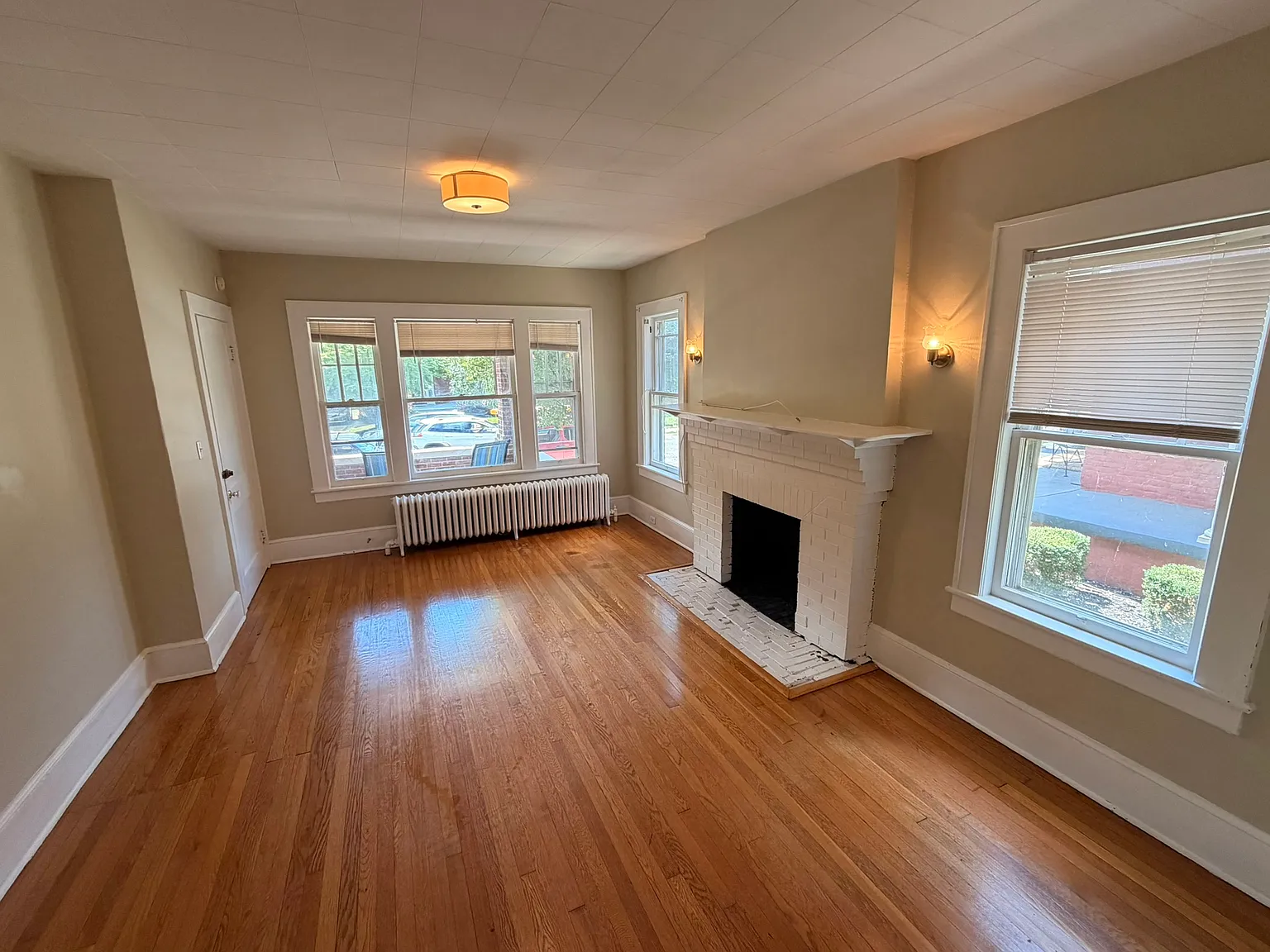 1 bed, 900 sqft, $975 — Photo 3