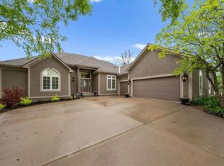 9617 Deer Run St, Lenexa, KS 66220