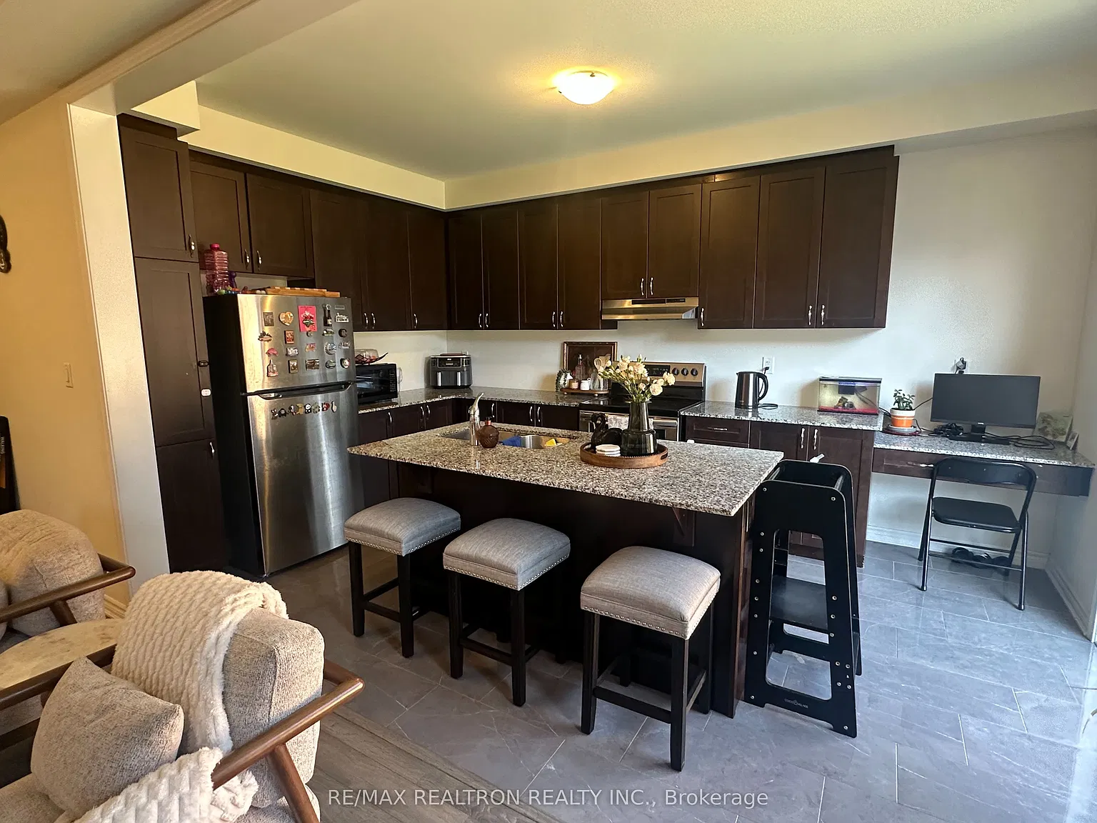 4 bed, $3,300 — Photo 2