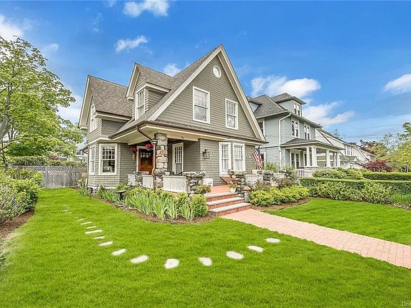 2nd image of 94 Hollywood Ave