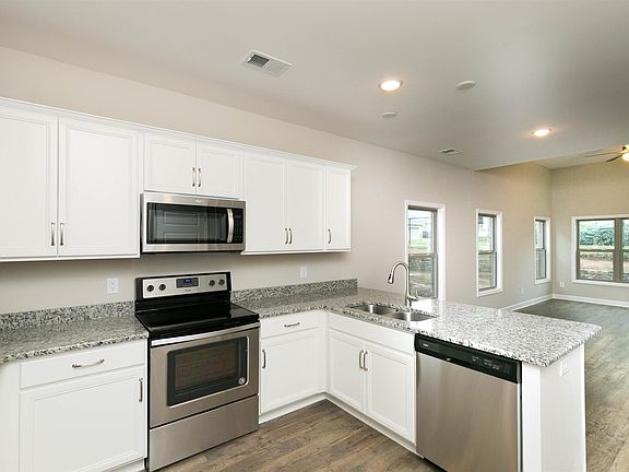 5th image of 2601 Banbury Dr #21