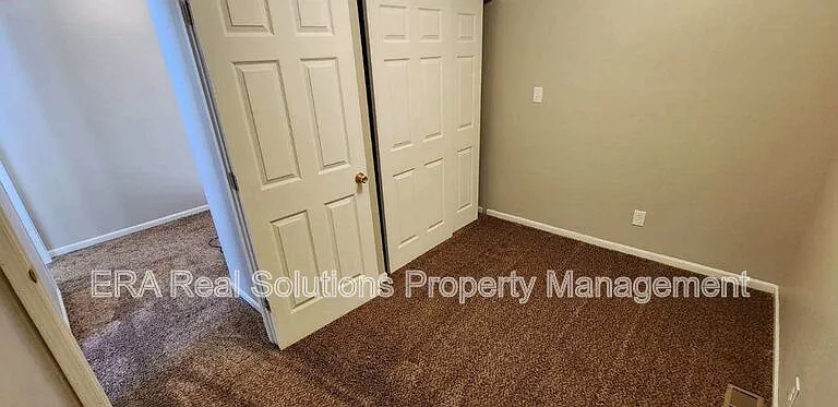 205 1/2 John St #C — Photo 13