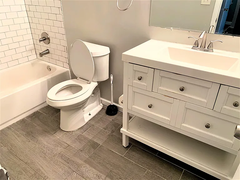 1031 Curran St NW — Photo 38