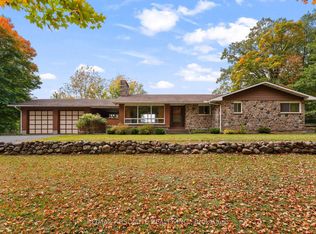 327 Nieman Dr, McNab/braeside, ON K7S 3G8