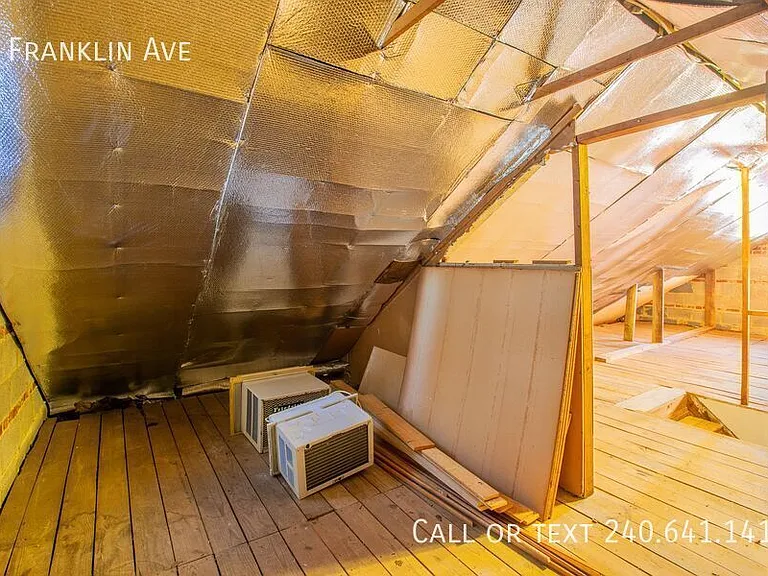 8 Franklin Ave — Photo 31