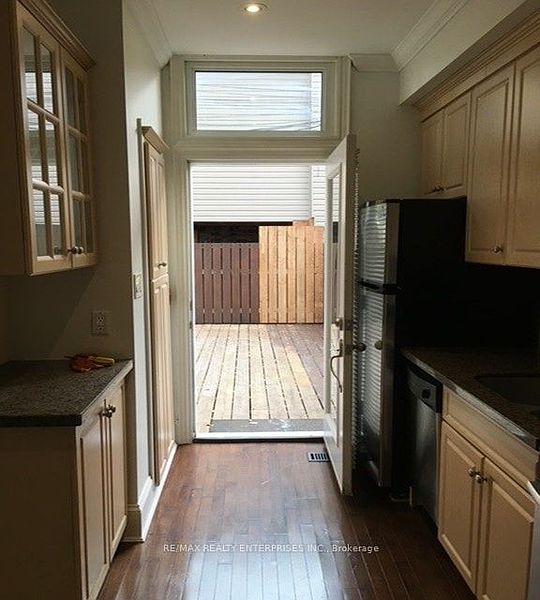 Toronto Townhouse for rent - 1 Bedroom — photo 7
