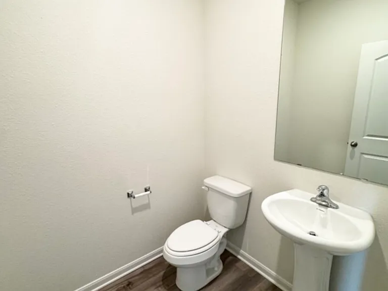 752 Saratoga Dr — Photo 13