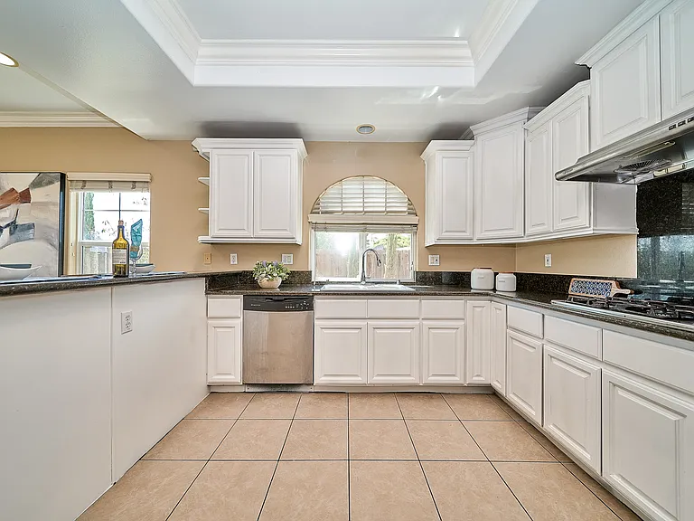 2577 Mountain Ave — Photo 23