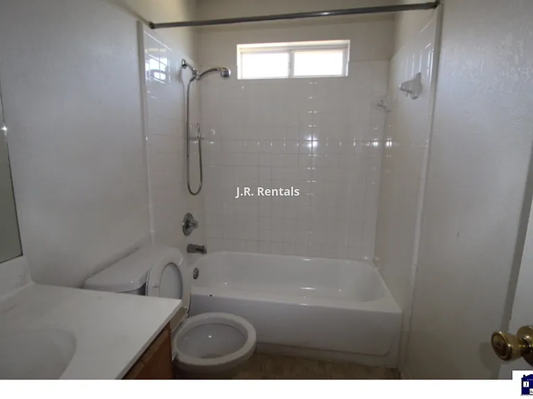 4607 Lloyd Dr — Photo 55