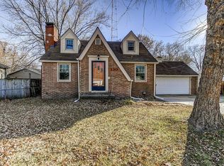 330 E Apple Orchard Rd, Southern View, IL 62703