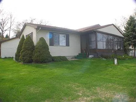 740 Spicer Dr photo 1
