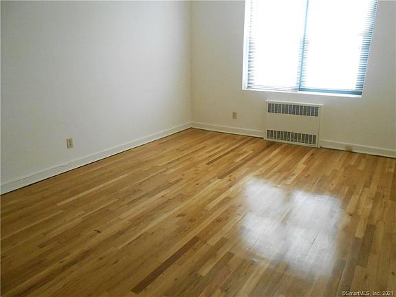 5th image of 122A Hoyt St #5C