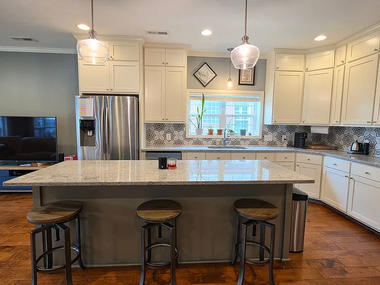 3120 Mayflower Ln — Photo 7