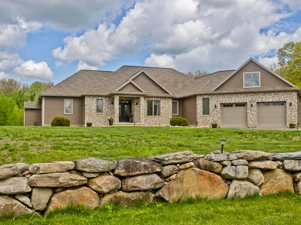 227 East St, Granby, MA 01033