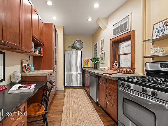 4th image of 7 Prospect Park SW APT 3