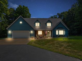 2192 Maple Rd, Grafton, WI 53024