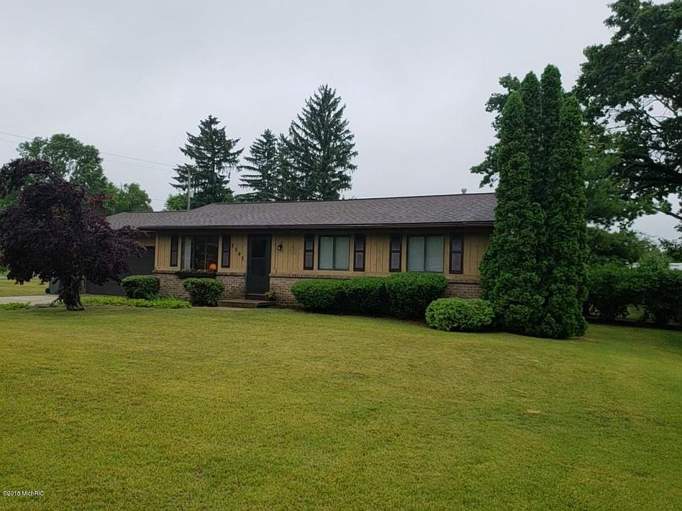 1st image of 3303 Balsam Ave NE