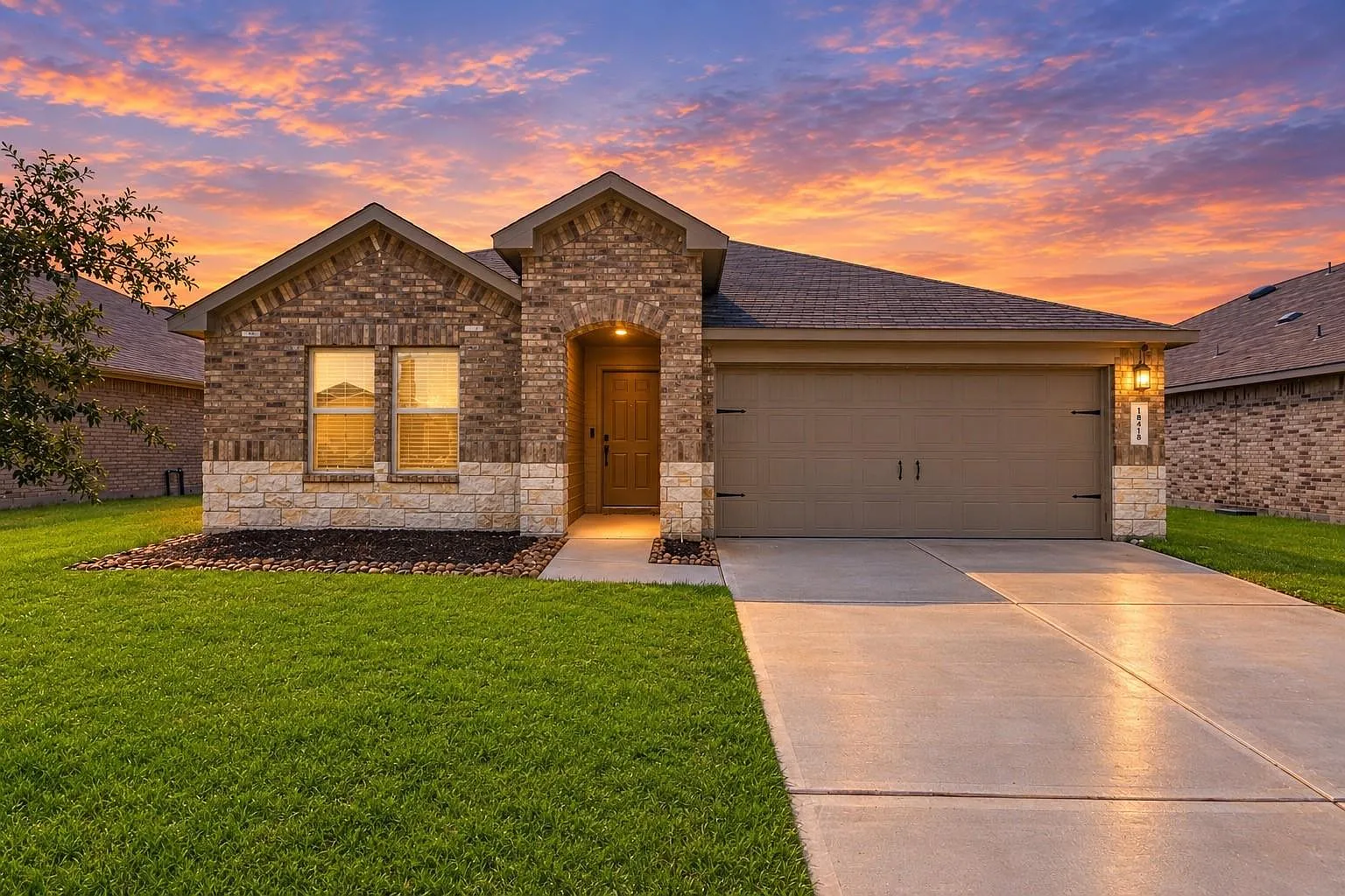 4 bed, 2.0 bath, 1745 sqft, $2,500 — Photo 1