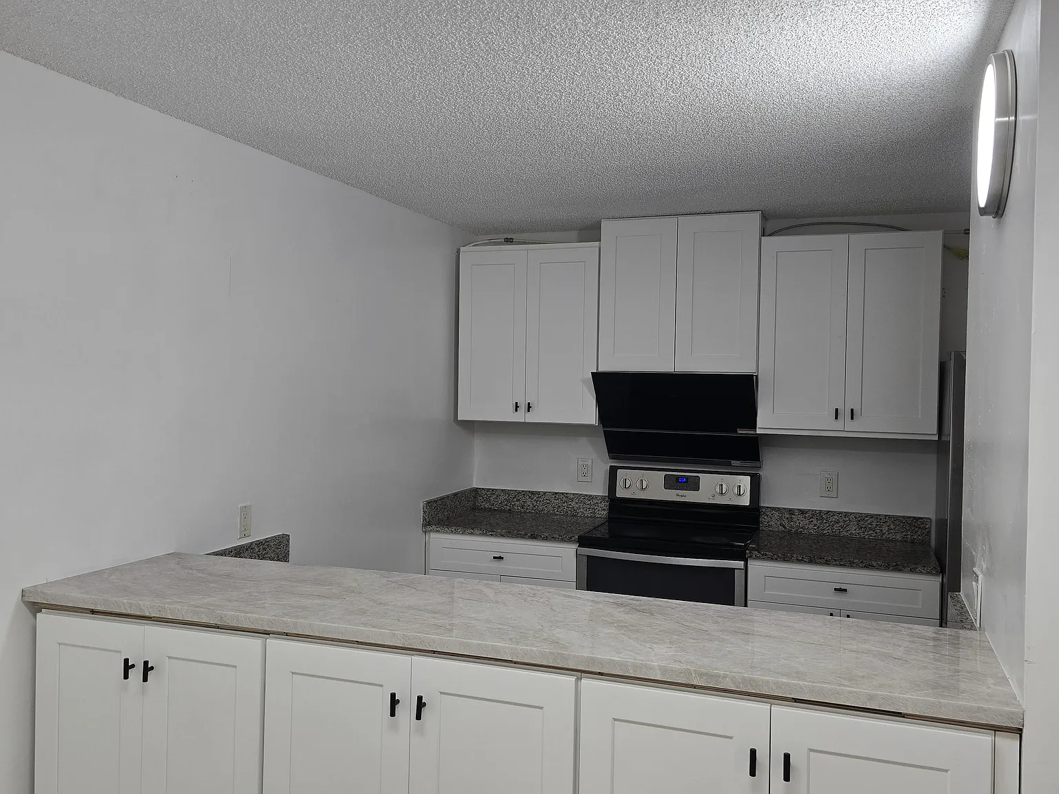 2 bed, 2.5 bath, 1285 sqft, $1,900 — Photo 3