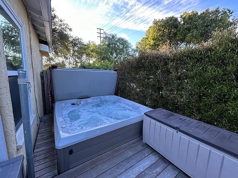 2190 Oregon Ave — Photo 16