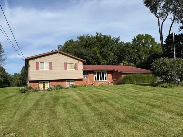9011 Lost Trail Ave NE, Canton, OH 44721