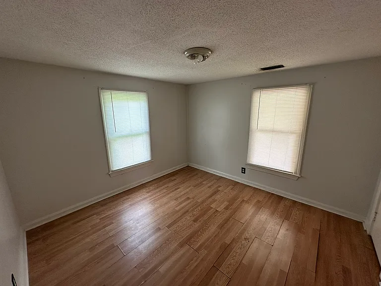 1333 Fork Hill Rd — Photo 5