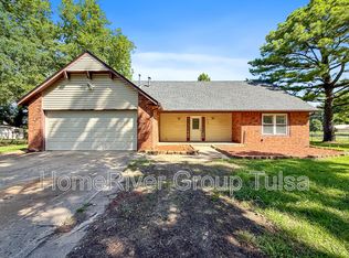 19307 E 105th St S, Broken Arrow, OK 74014