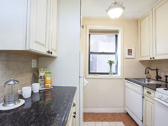 3rd image of 242 E 38th St APT 2F