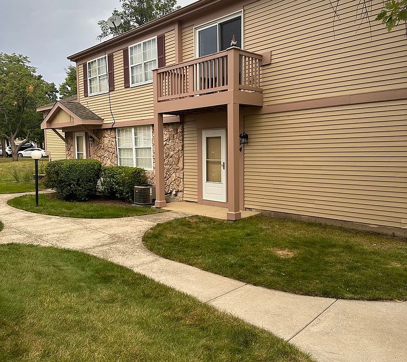 2nd image of 414 Briarwood Ct #414