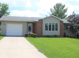 1115 9th Ave SE, Dyersville, IA 52040