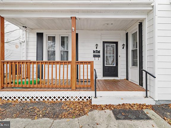 3rd image of 31 Wayside Ave