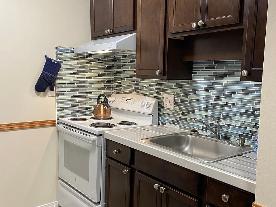 1st image of 4731 12th Ave NE #103