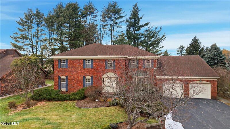 3rd image of 23 Fairway Court