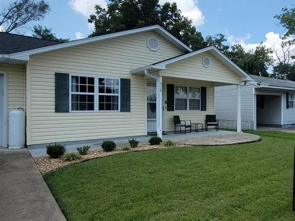 318 S Sassafrass St, Dexter, MO 63841