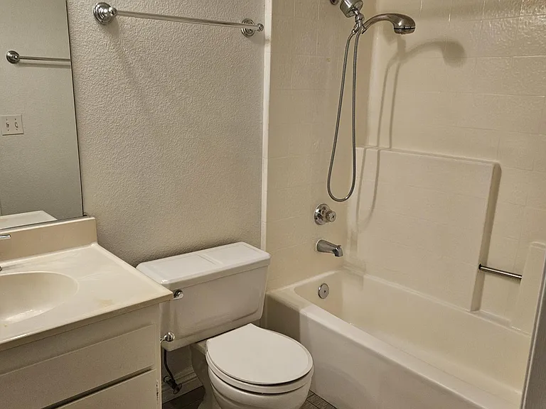 6433 Aleatico Pl — Photo 15