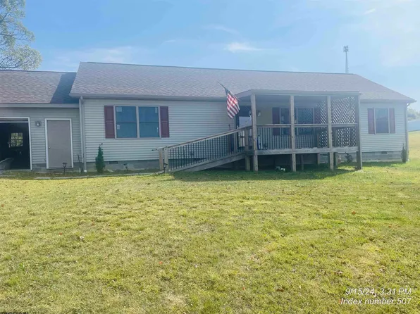 135 Apple Gate Ln, Buckhannon, WV 26201