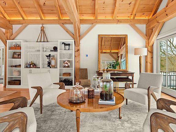 5th image of 55 Main St