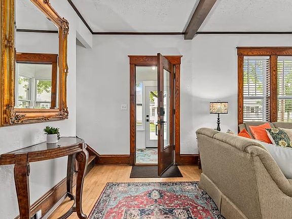 3rd image of 431 E Summer St