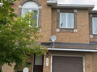 521 Louis Toscano Dr, Ottawa, ON K4A 0A8