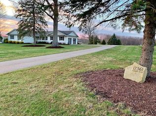 17361 Gambier Rd, Mount Vernon, OH 43050